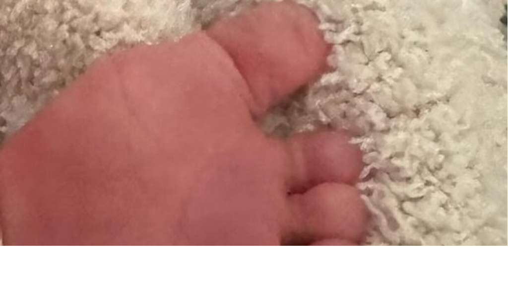 إعلامية لبنانية تُرزق بطفلها الثاني وهذا اسمه.. شاهدوا صورته الأولى