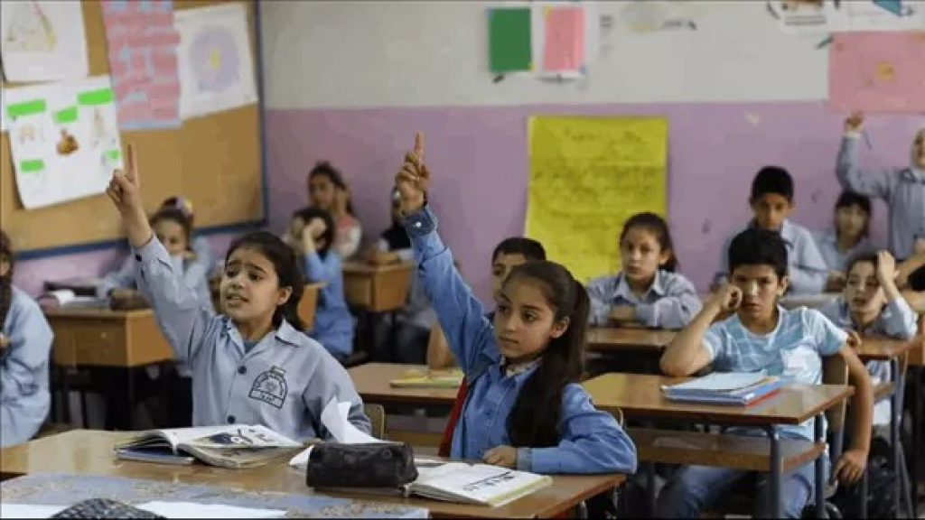 اتحاد مجالس الأهل يحذر من زيادة الرسوم المدرسية