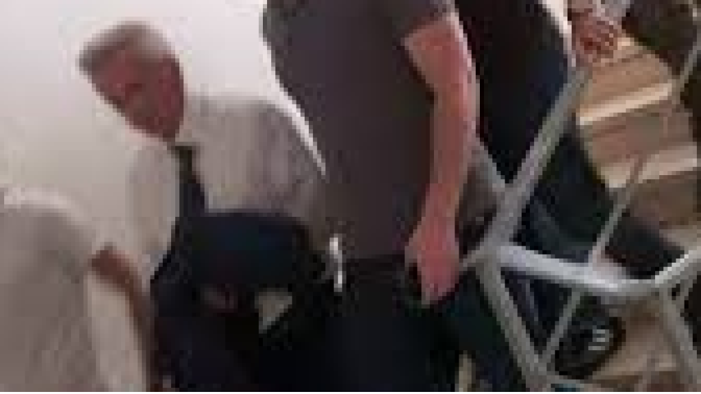 مذكرة توقيف 