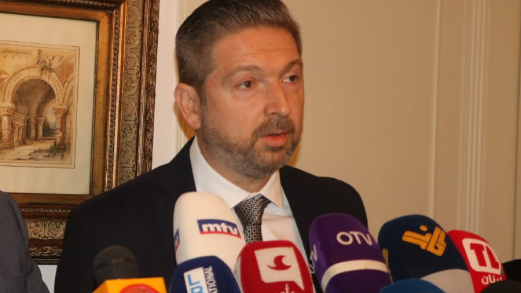 مصادر كرامي: كل ما يشاع عن علاقة النائب كرامي بالمجسّم الذي تمّ وضعه في وسط ساحة عبد الحميد كرامي هو غير صحيح 