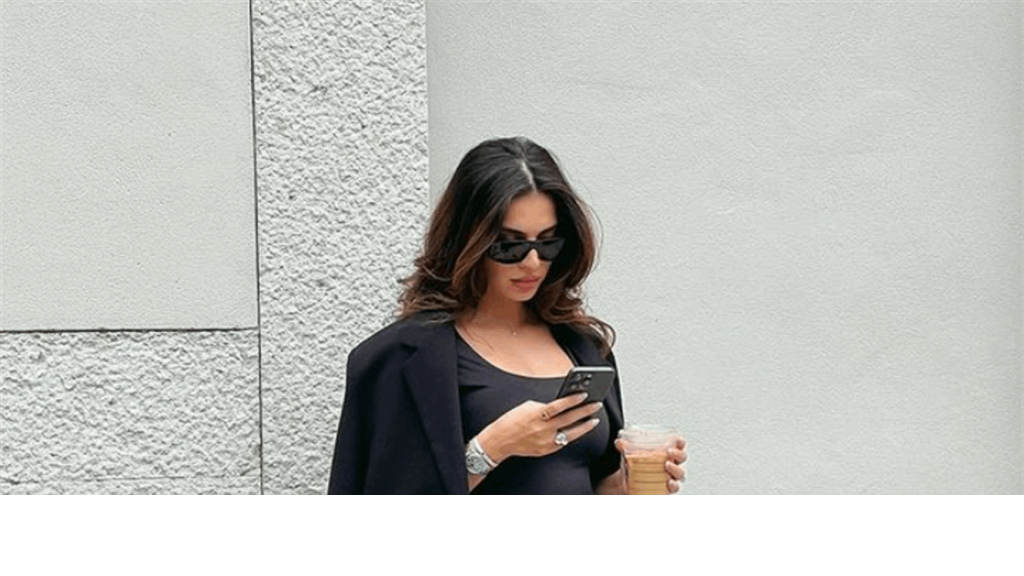 بصورة مميزة وعفوية.. النجمة العاليمة تعلن حملها! 