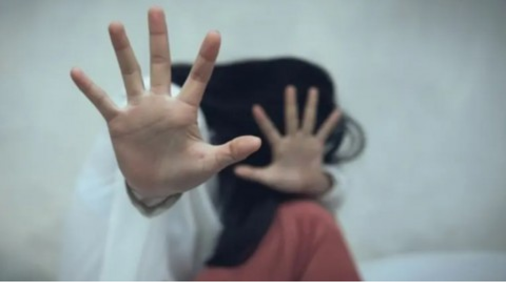 المتهم باغتصاب بنت شقيقته: “هي اللي استدرجتني لأوضة النوم”