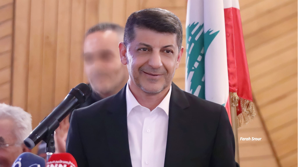 العدو يواصل عدوانه... يكثف غاراته الوحشيّة ويستهدف مناطق سكنيّة في الجنوب وبيروت غارة أصابت مكتب العلاقات العامة لحزب الله في الضاحية...محمد عفيف: الفريق الإعلامي بخير