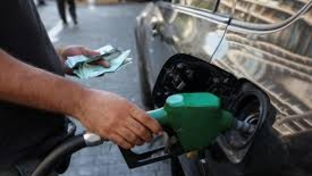 لا أزمة محروقات في لبنان... ماذا عن الحصار البحري والبري؟