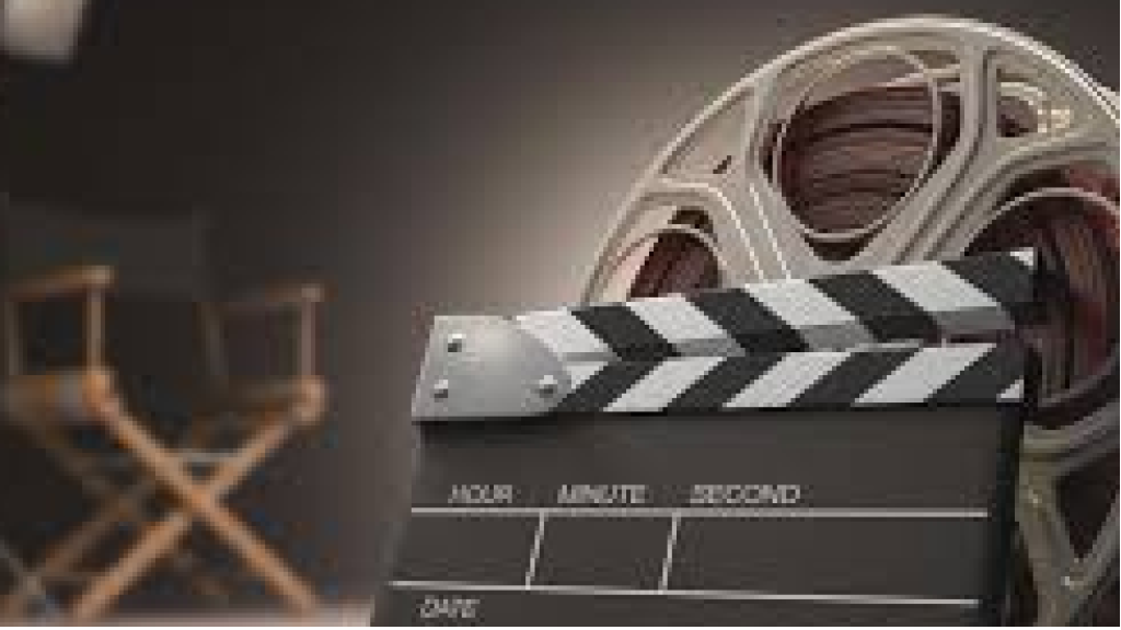 بطل مسلسل  نزح مع عائلته إلى مدرسة .. بالفيديو- الممثل المشهور يروي معاناته بعد مغادرته منزله