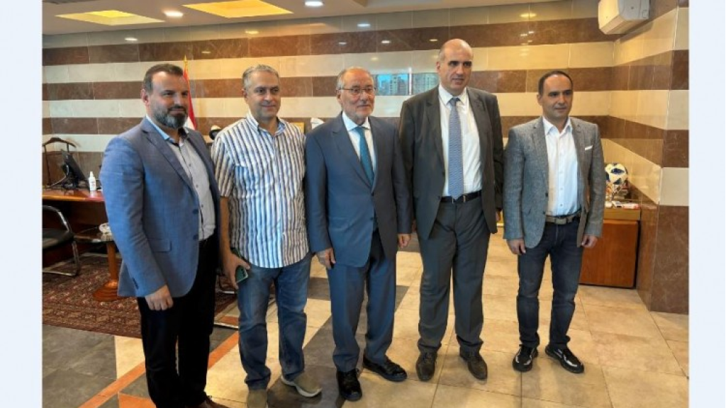 الحلبي تابع مع زواره شؤونا تربوية