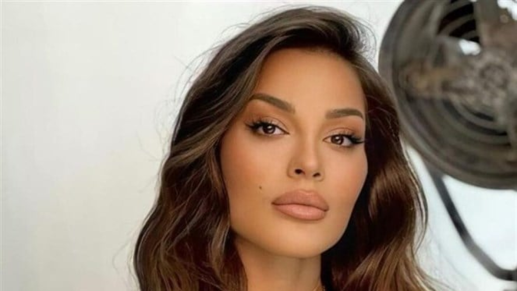 لانها نادين نجيم...تألقت بأجمل تسريحات شعر ناعمة في الخريف ..