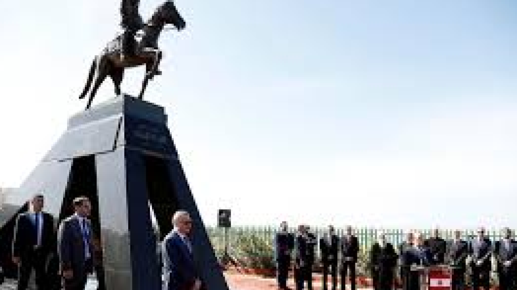 بعد الإعتداء على تمثال الأمير مجيد أرسلان… بيان للديمقراطي اللبناني!