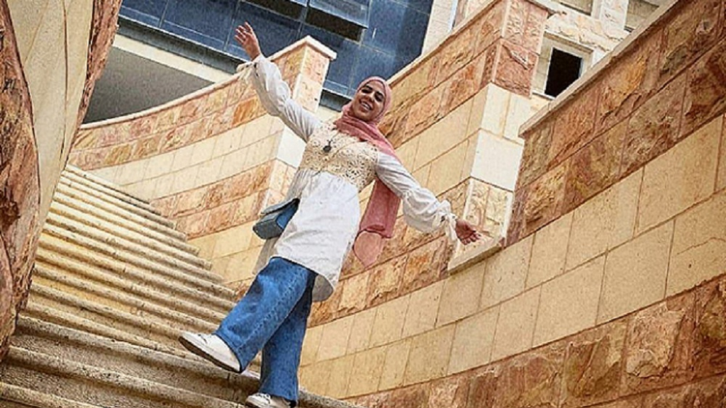 مقتل صحفية فلسطينية برصاصة في رأسها