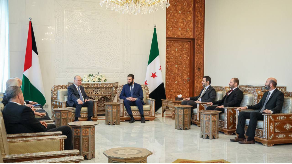 الشرع يلتقي رئيس الوزراء الفلسطيني في دمشق