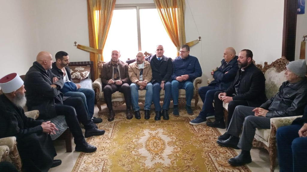 لواء جابر على راس وفد ديمقراطي  يزور الرائد سيزار محمود بعد إصابته بإطلاق نار ويؤكد استنكار الحادثة