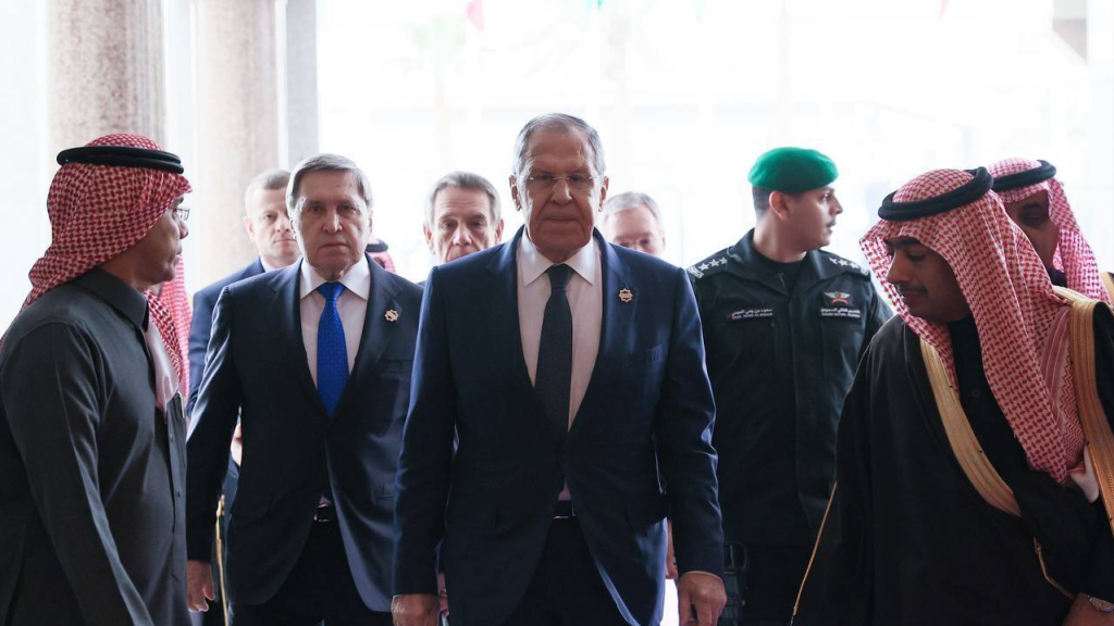 انطلاق المباحثات بين وفدي روسيا والولايات المتحدة في الرياض(فيديو)