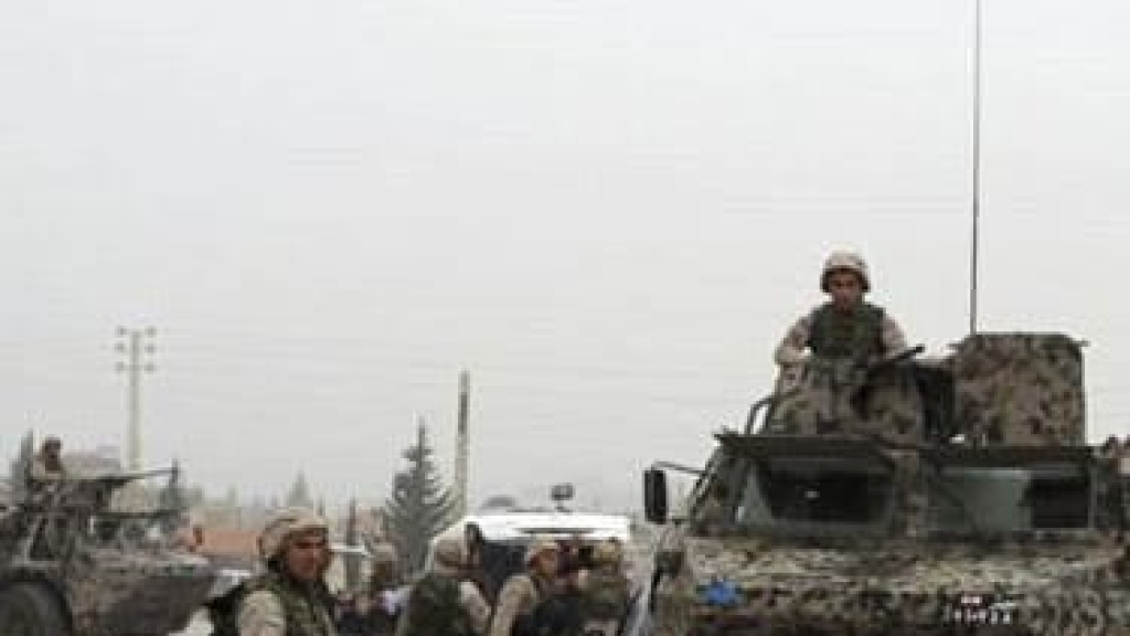 الجيش اللبناني يداهم!! 