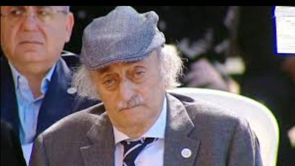 جنبلاط يعلن انتهاء تقليد ذكرى اغتيال والده بعد اعتقال المسؤول عن الجريمة