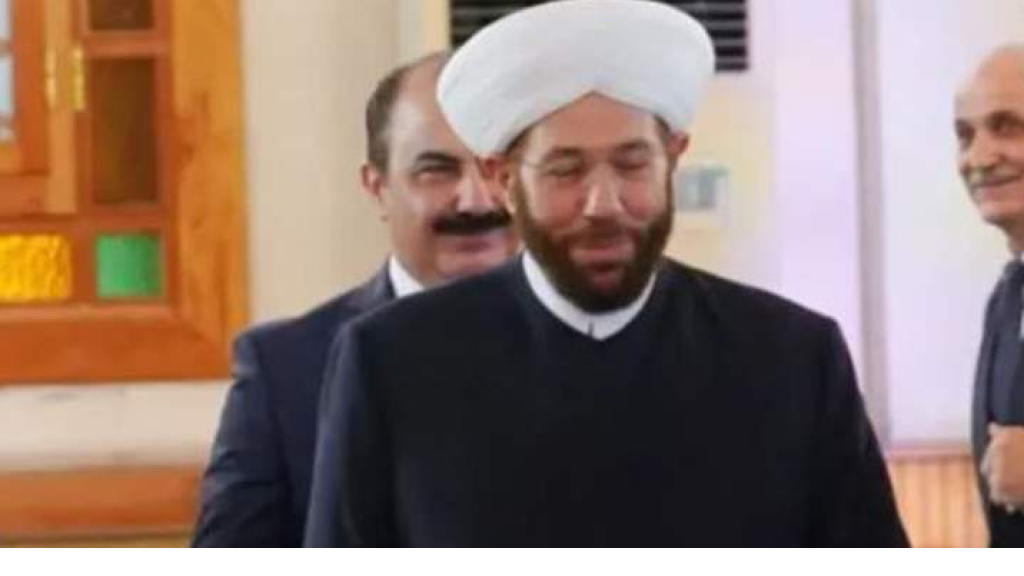 خلال محاولته الفرار.. اعتقال مفتي سوريا السابق أحمد بدر الدين حسون