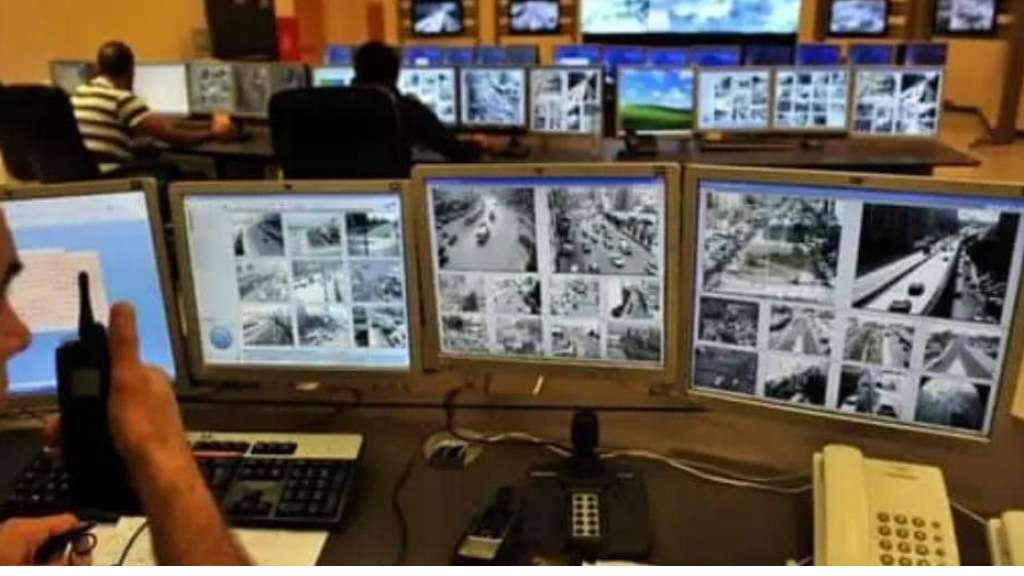 ماذا جرى داخل نفق المطار؟ 