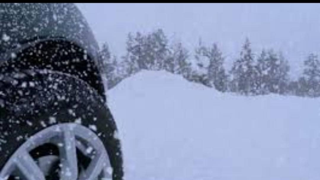 طرقات مقطوعة بالثلوج