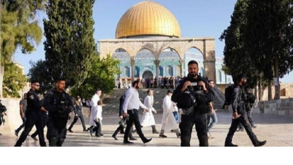 مستوطنون يقتحمون المسجد الأقصى في “الفصح اليهودي”