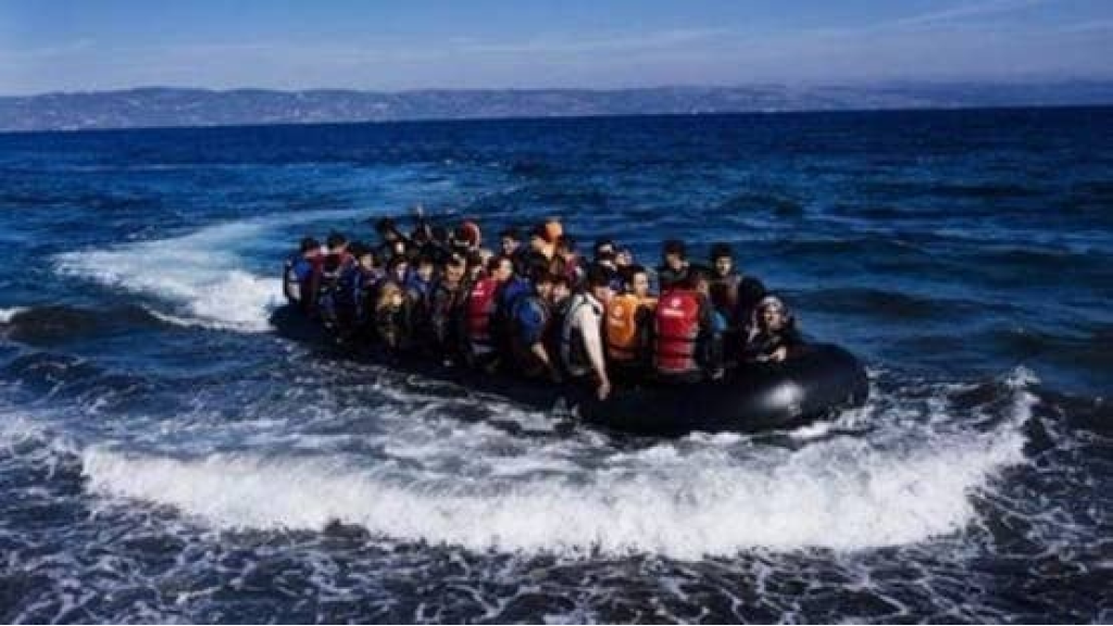 مقتل 8 على الأقل وإنقاذ 29 إثر غرق قارب مهاجرين قبالة تونس