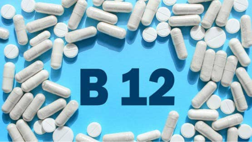 فوائد عديدة لفيتامين B12.. لكن احذر من آثاره الجانبية إذا أفرطت في تناوله