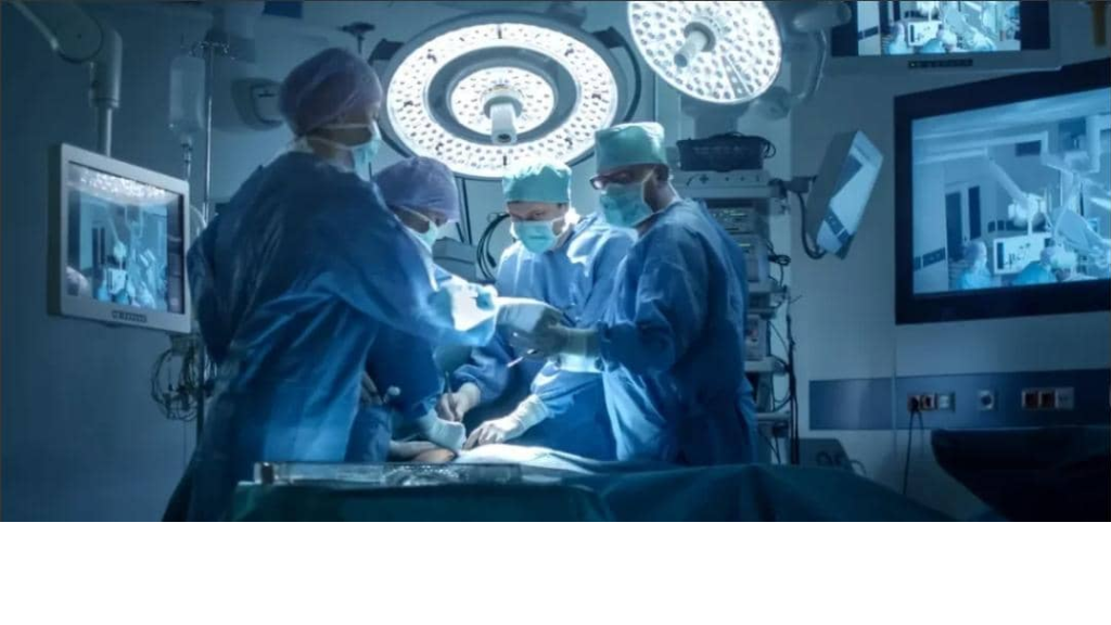 أول عملية زراعة قلب من شخص متوفى دماغياً لمريض آخر!