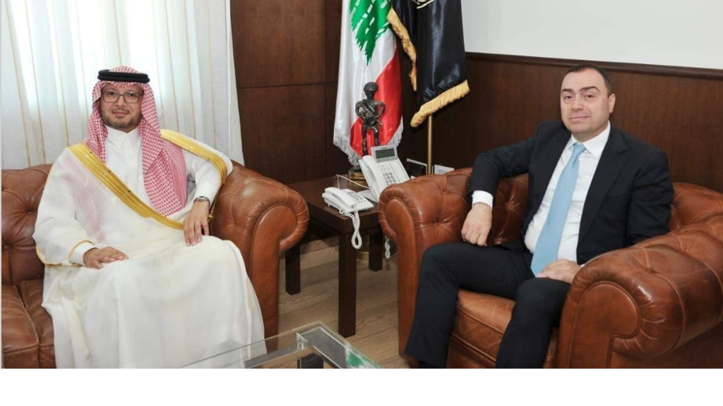 مدير المخابرات استقبل بخاري