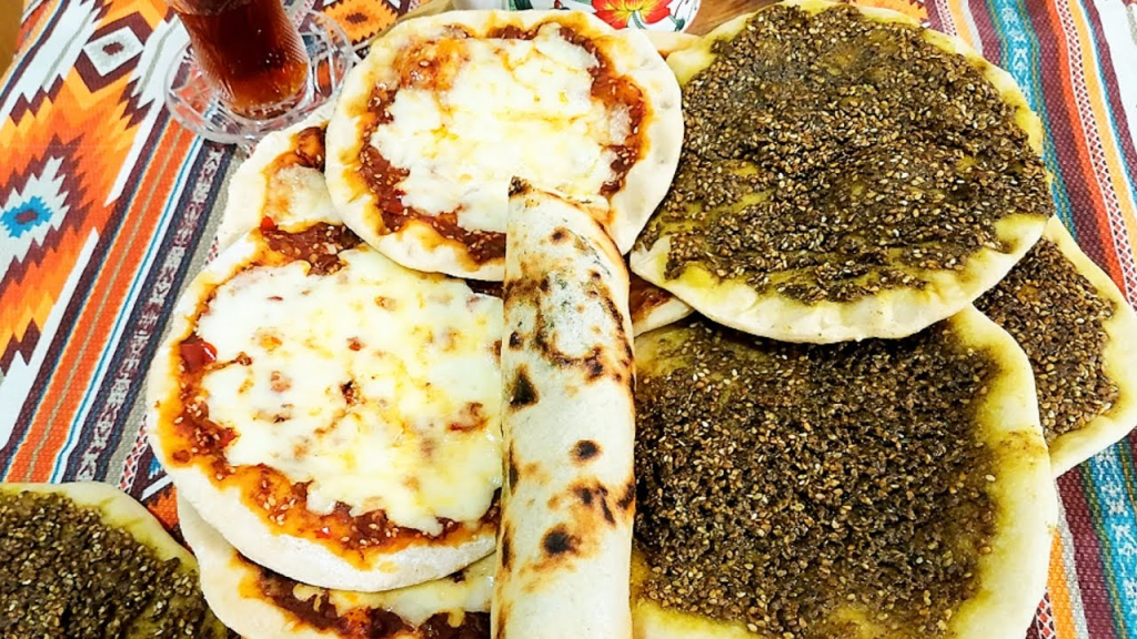 مناقيش الزعتر اللبنانية