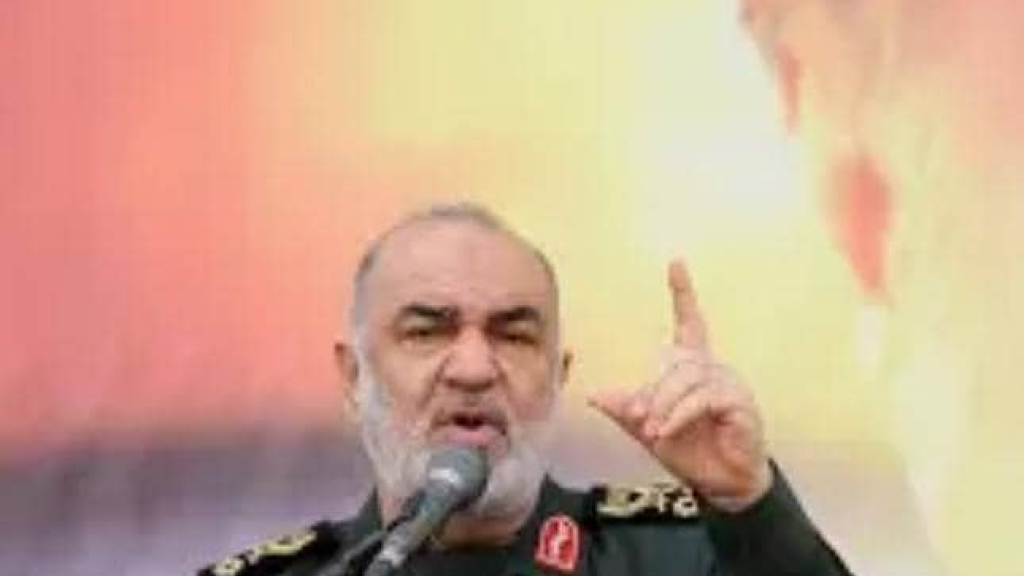 القائد العام للحرس الثوري يكشف رد فعل إيران حال تعرض بلاده لأي هجوم