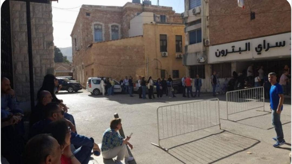 تأخير في تسليم صناديق الاقتراع في البترون