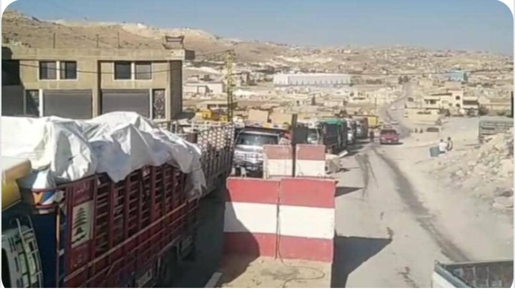 ترحيل 100 عائلة نازحة سوريّة من مخيمات عرسال
