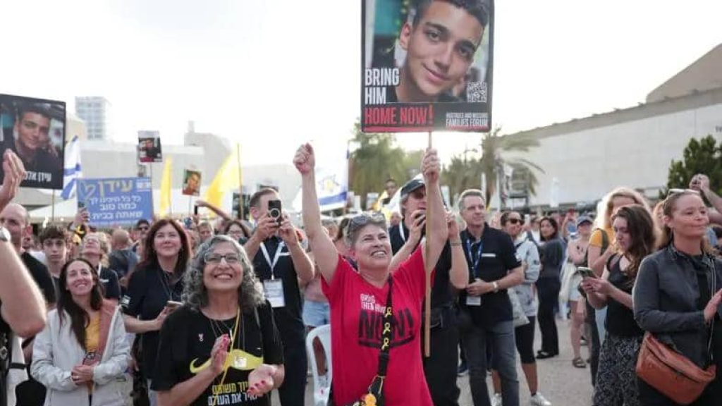 جيش العدو الإسرائيلي يتسلم الرهينة الأمريكي عيدان ألكسندر، وتقرير أممي جديد يحذر من مجاعة عامة في غزة