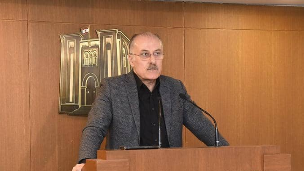 عبدالله يشيد بالتغطية الصحية المجانية لذوي الاحتياجات الخاصة