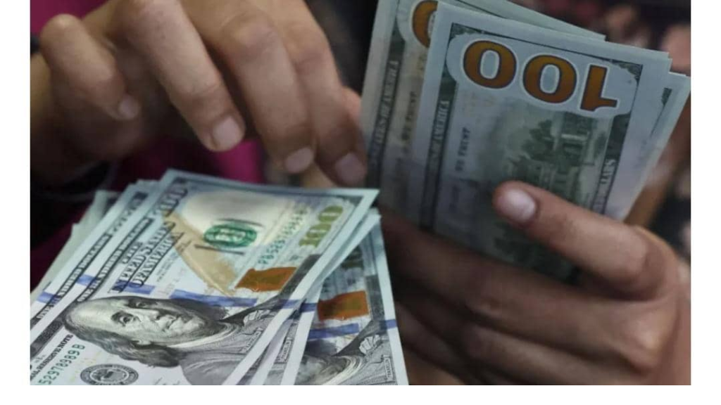 على وقع حرب الرسوم ومفاوضاتها… تراجع طفيف للدولار