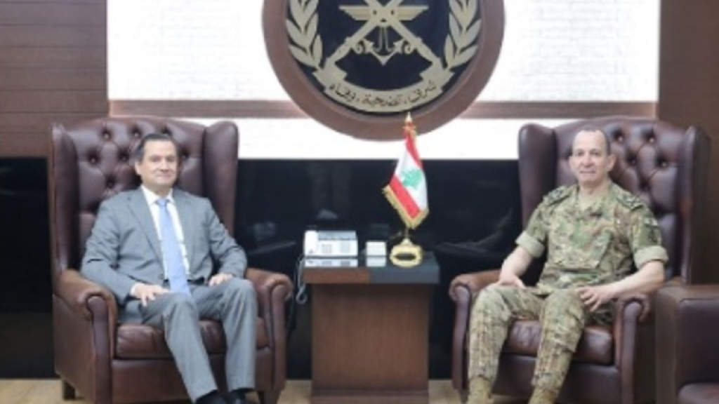 الصايغ عرضَ مع قائد الجيش للأوضاع العامة  