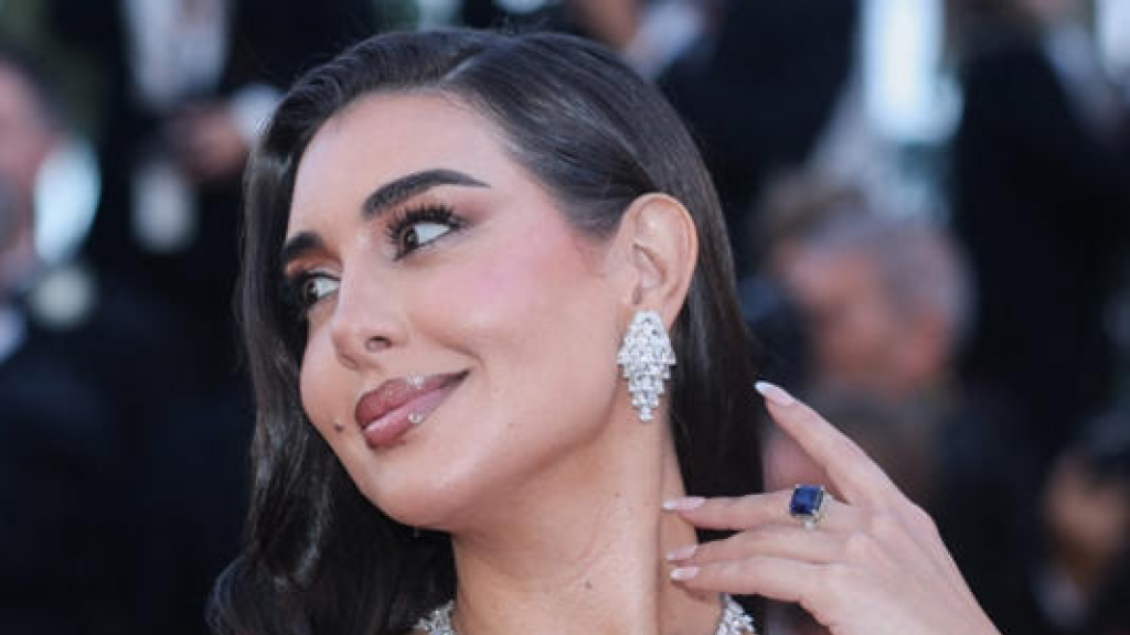 في حصاد مهرجان كان: ياسمين صبري بأحمر الشفاه المفضل لجورجينا
