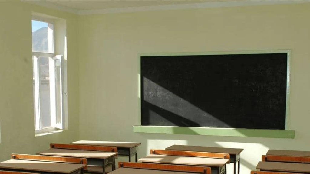 تجاوزات مرفوضة” في المدارس الرسمية.. “تهديدات” تطال الأساتذة!