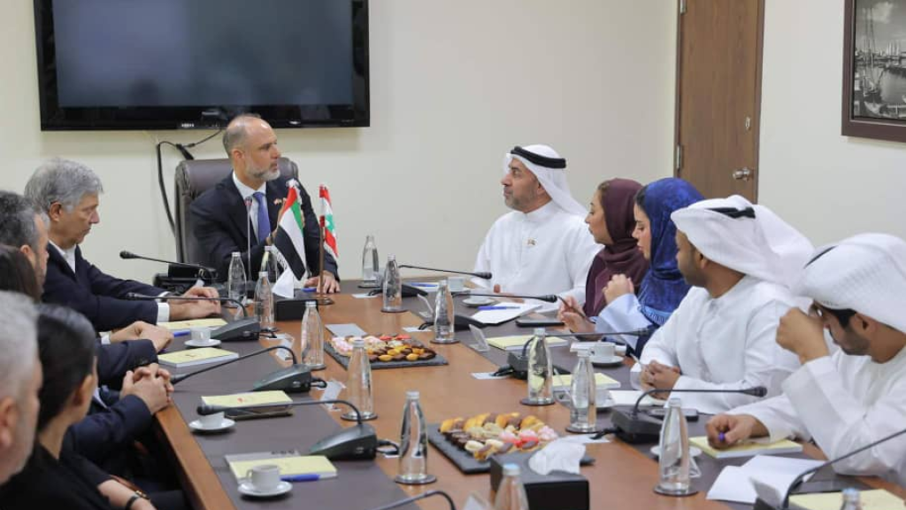 عيتاني خلال جولة وفد إماراتي رفيع: مرفأ بيروت في جهوزية تامة للانضمام إلى خطوط النقل العربية