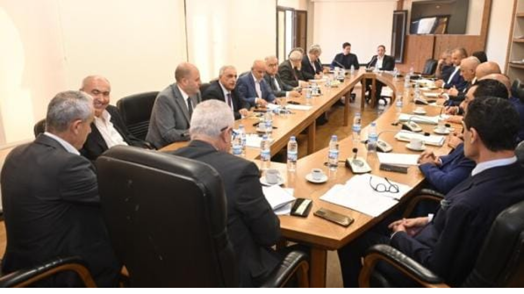 عطية بعد جلسة لجنة الاشغال العامة: نعمل على تشغيل المرافئ والموانىء بشكل سليم