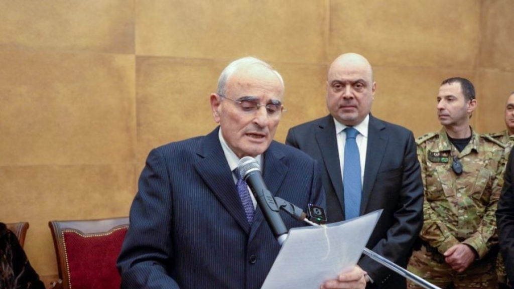 هذا ما قاله وزير الدفاع عن مساعدات العسكريين