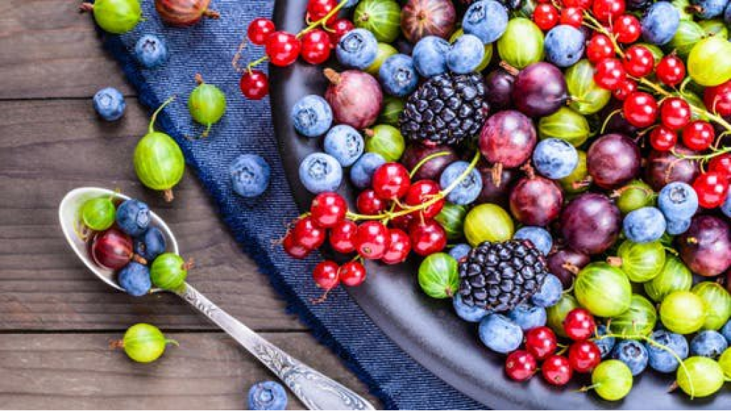 أكثر من التوت.. 3 خيارات غذائية غنية بمضادات أكسدة