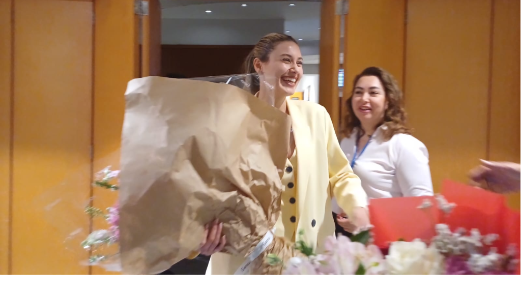 وصول ملكة جمال لبنان ندى كوسا إلى بيروت