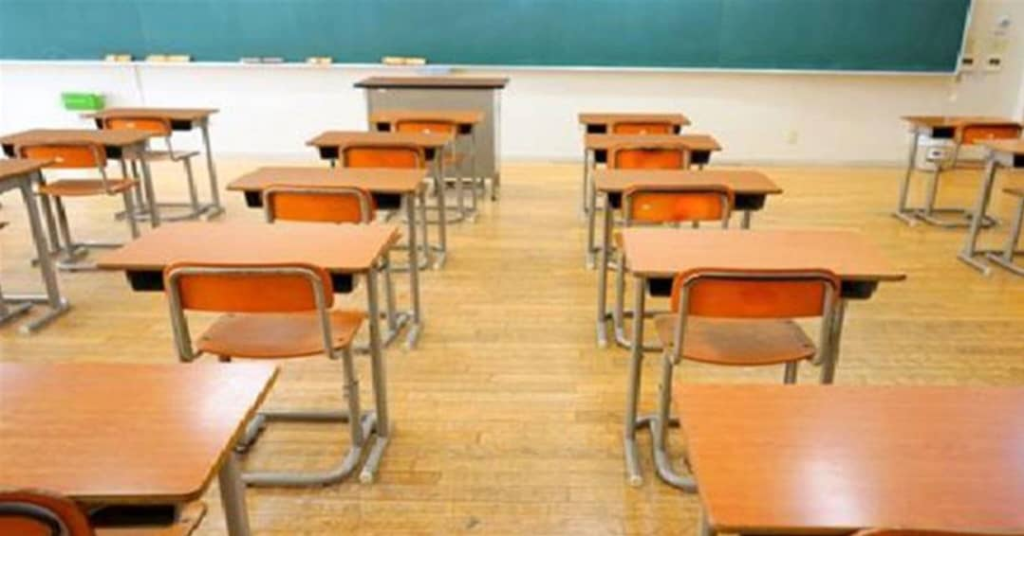 مدير مدرسة يضرب تلميذا حتى الموت..فيديو