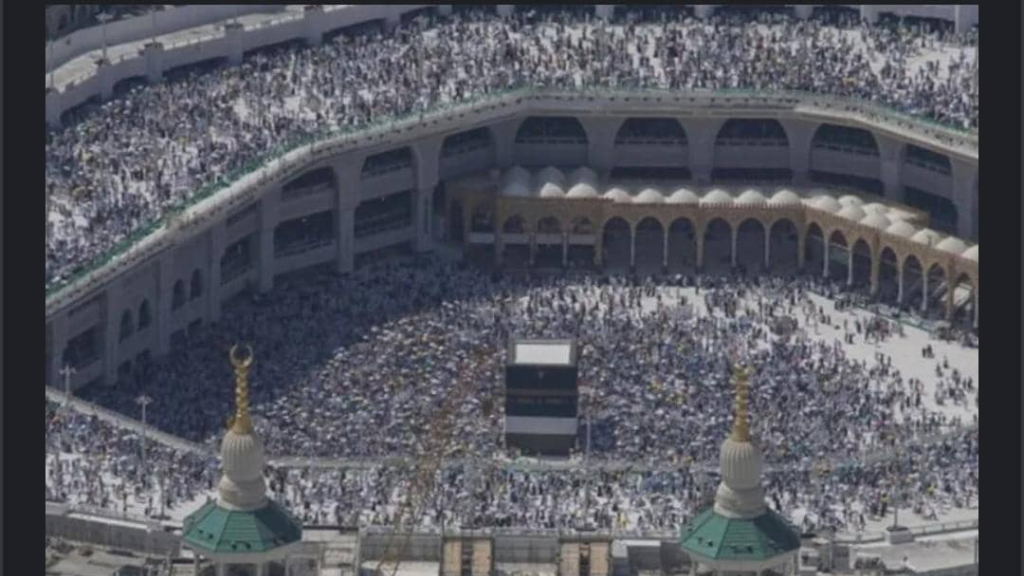 أكثر من مليون مسلم يبدأون مناسك الحج في مكة المكرمة