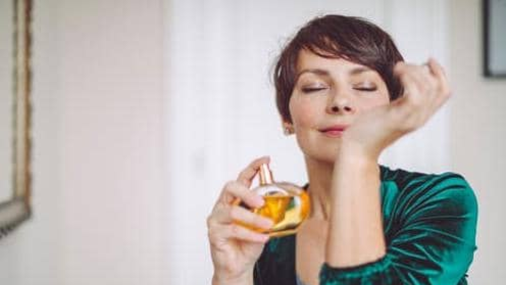 بـ6 خطوات بسيطة تحافظ على رائحة عطرك طوال اليوم
