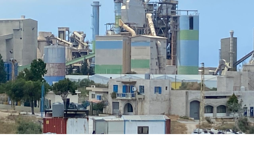 لجنة كفرحزير البيئية: لاستيراد الإسمنت لإنقاذ من بقي حيا من أهالي الكورة وشكا