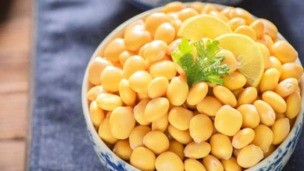 ماذا يحدث للجسم عند تناول الترمس بعد الوجبات الدسمة فى العيد؟