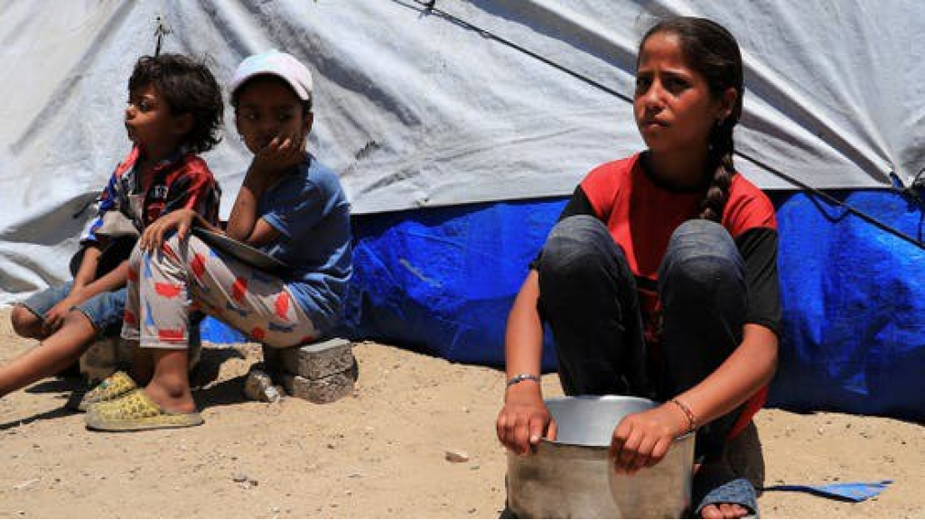 5 شهداء اثناء محاولة فلسطينيين الحصول على مساعدات في غزة