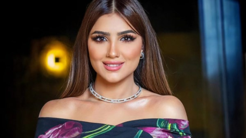 بفستان لامع.. مي عمر تخطف الأنظار عبر إنستجرام | شاهد