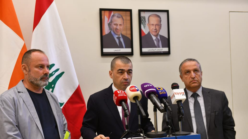 أبي خليل: التيار يطعن بالبند الثاني من القرار رقم 6 المتعلّق بالضريبه على المحروقات وليس بما يتعلّق بالمنحة للعسكريين ونشجب الاعتداءات الاسرائيلية والإعتداء على اليونيفيل