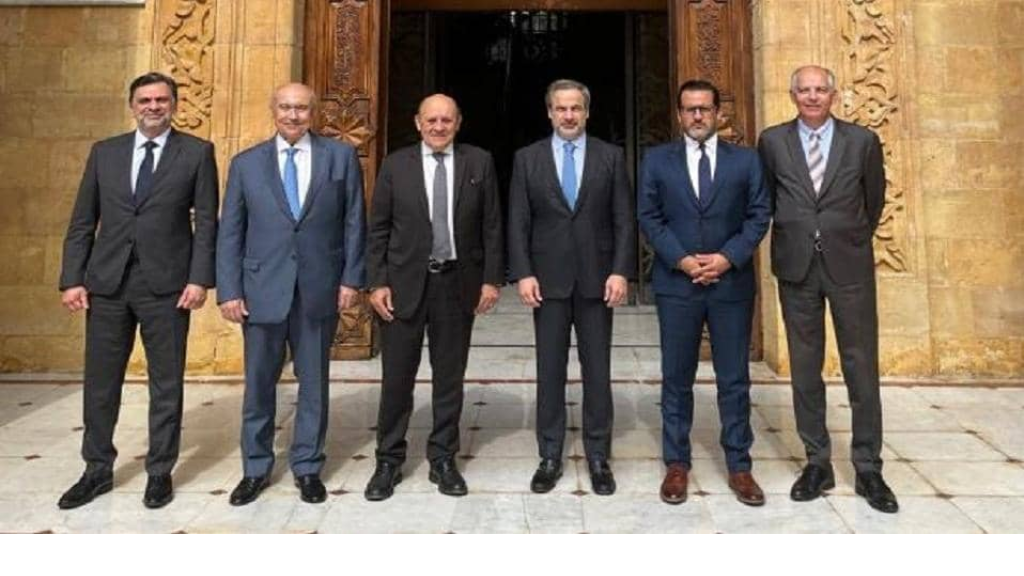 لودريان في قصر الصنوبر… وتشديد على ضرورة تطبيق الـ1701